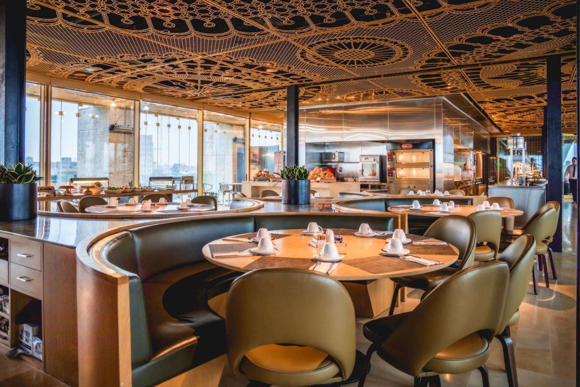 허버트 사무엘 호텔 예루살렘 외부 사진 The interior of the restaurant
