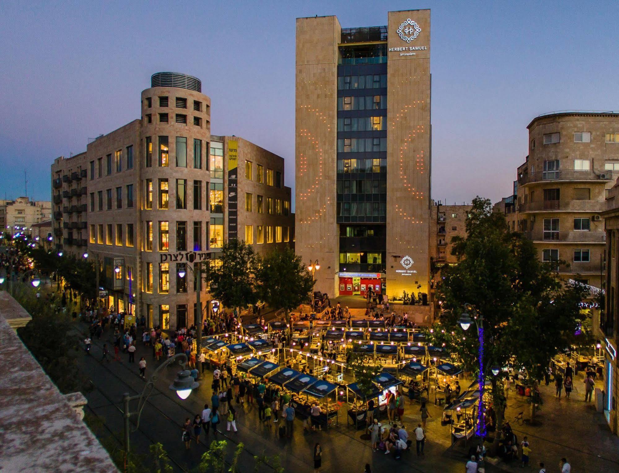 허버트 사무엘 호텔 예루살렘 외부 사진 The square at night