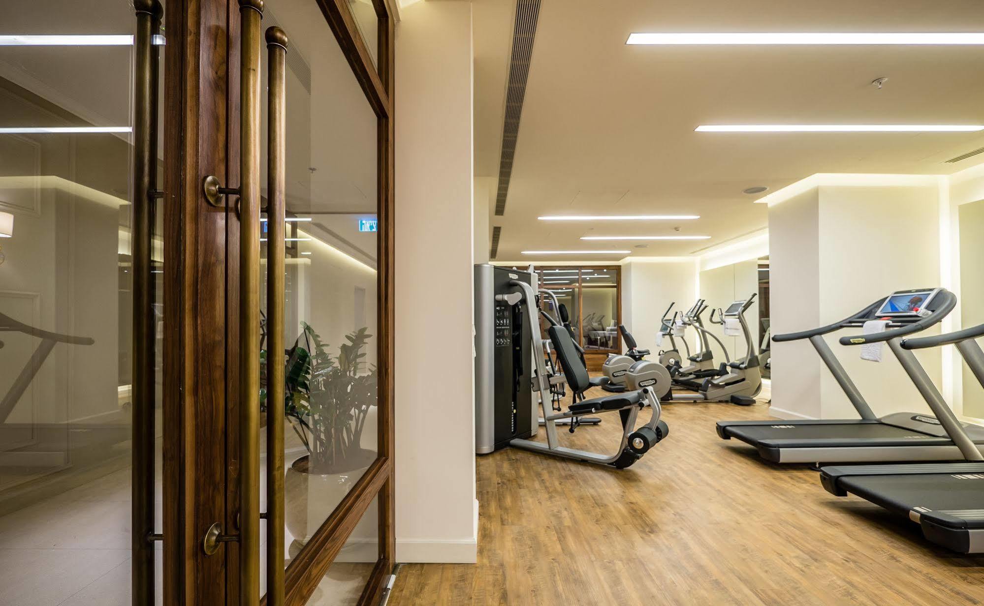 허버트 사무엘 호텔 예루살렘 외부 사진 The gym at the hotel